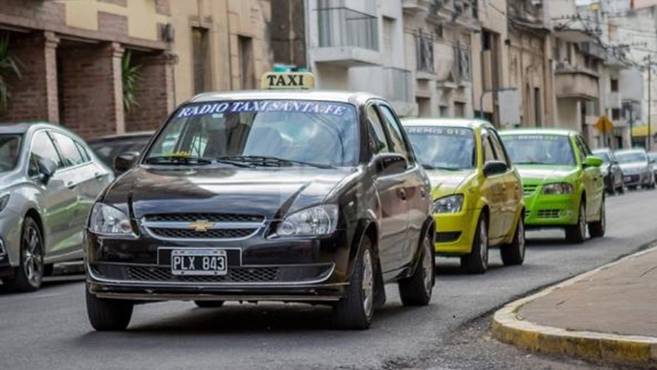 La que faltaba: Aumentan los taxis y remises