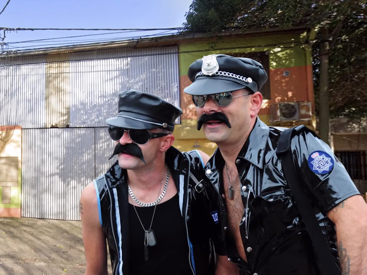 Granadero Baigorria: Se disfrazaron de policías, simularon allanamiento y se llevaron 18M 💸