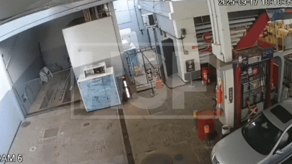 Se cayó el techo en una Axion de Bulevar😳