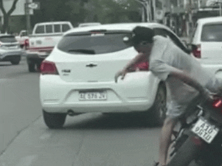 Detuvieron ladrón luego de intentar robar una moto y disparar en pleno Bulevar: tenía pedido de captura