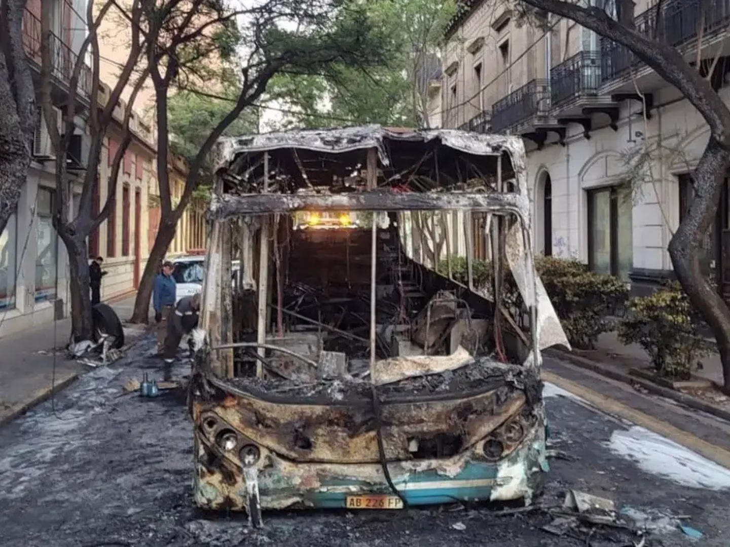 ROSARIO: bondi en llamas en pleno centro🔥🚌
