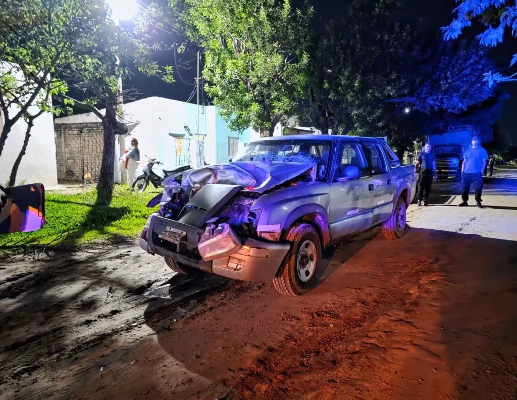 RECONQUISTA: chocó a dos autos, dejó el bardo y se fue corriendo
