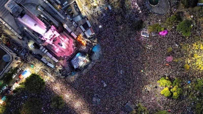 Rosario vibró con Nicki Nicole, Baglietto y 250 mil personas en el Monumento 🎤💙