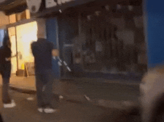 Colectivo se llevó puestas las luces de calle Salta