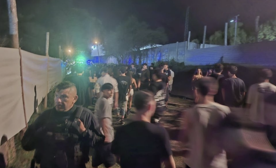 Clausuraron un boliche en la costa: adentro había 1.800 y estaba habilitado para 500 😳🕺🚫