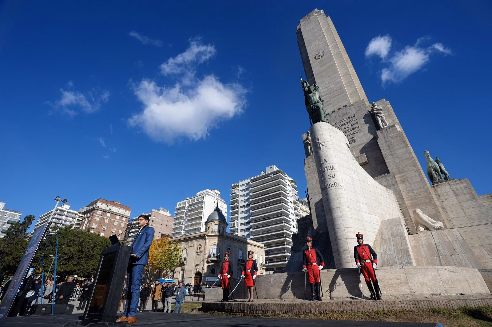 El Monumento vuelve a ponerse de gala